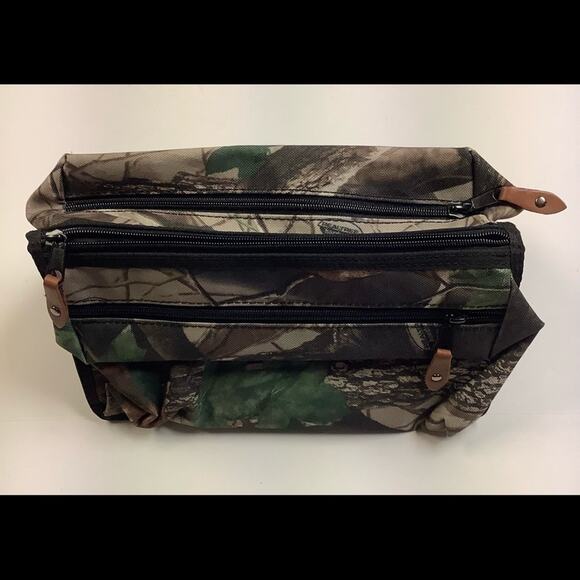 Realtree Bag NWOT - Picture 2 of 3